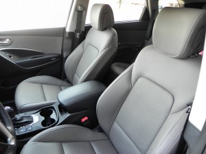 2015 Hyundai Santa Fe - interior 2 - AOA1200px
