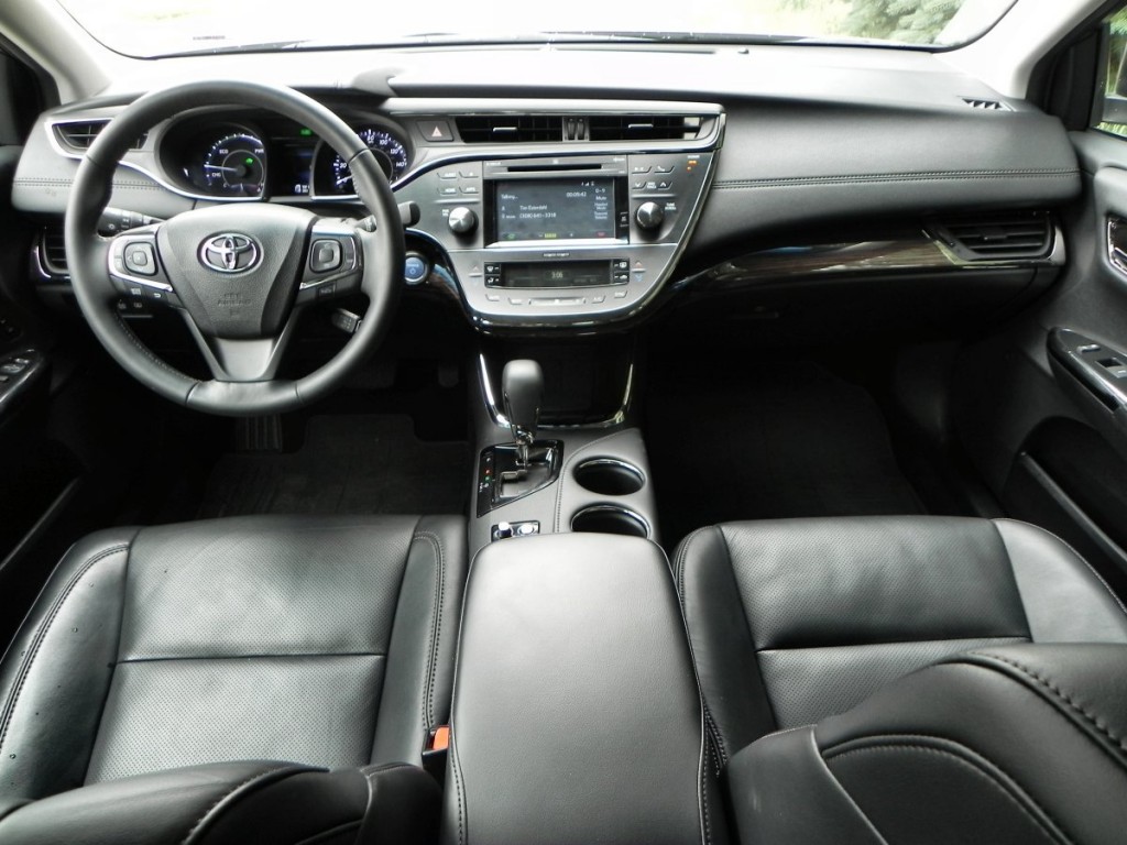 2015 Toyota Avalon Hybrid - interior 6 - AOA1200px