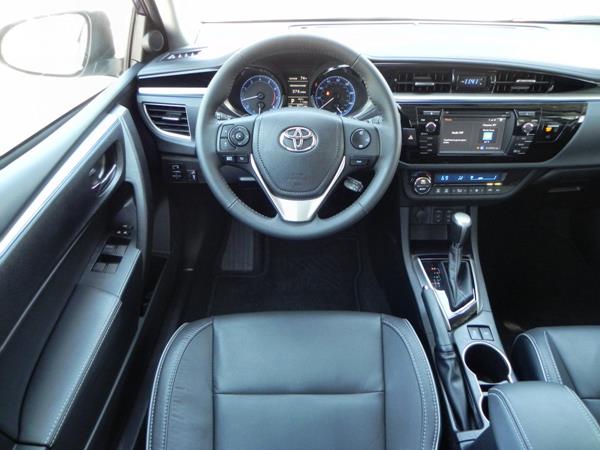 Toyota Corolla - interior 4 - AOA1200px