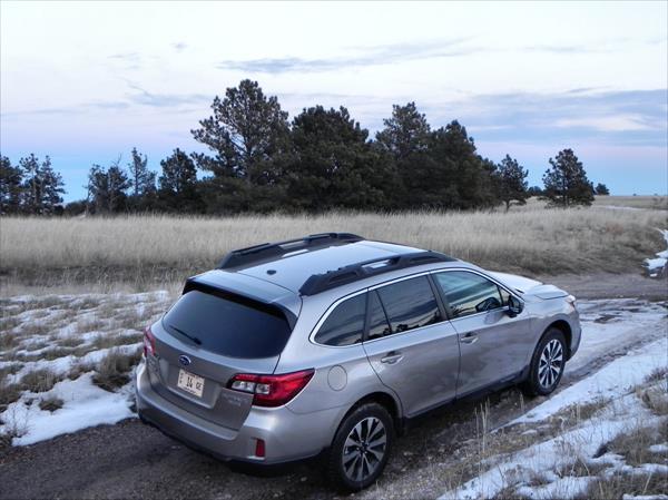 2015 Subaru Outback - snow 6 - AOA1200px