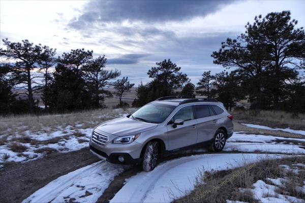 2015 Subaru Outback - snow 9 - AOA1200px