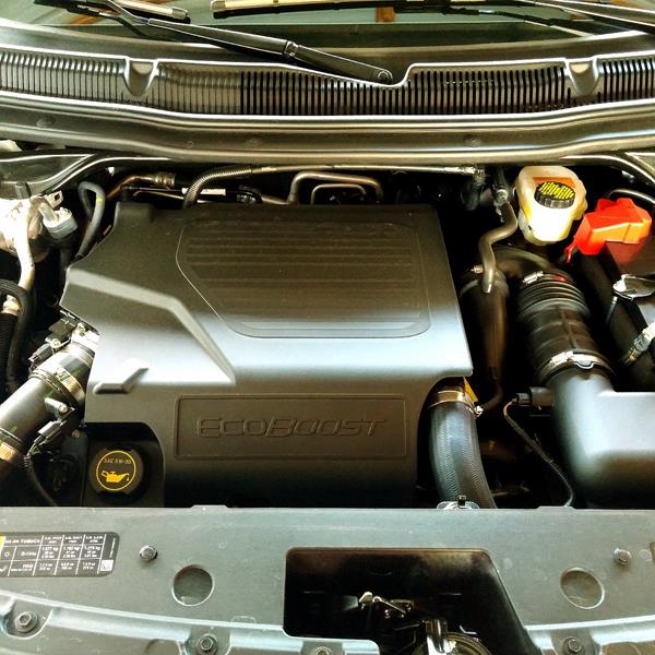2016 Ford Explorer - engine 1 - AOA1200px