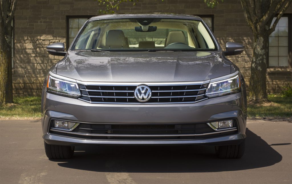 2016 Volkswagen Passat V6 SEL Premium 1