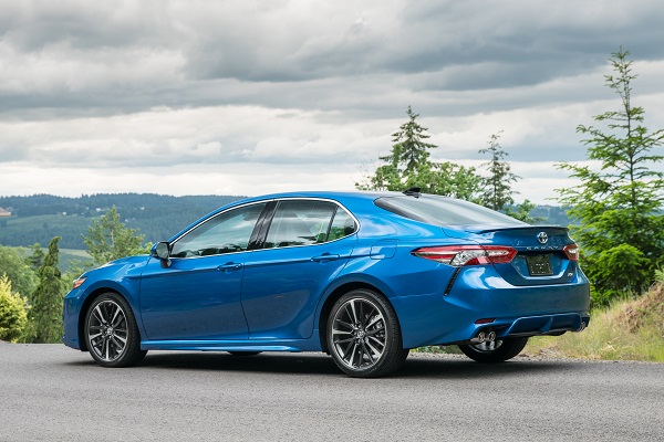 Review: 2018 Toyota Camry Makes the ‘Safe Bet’ a Little ...