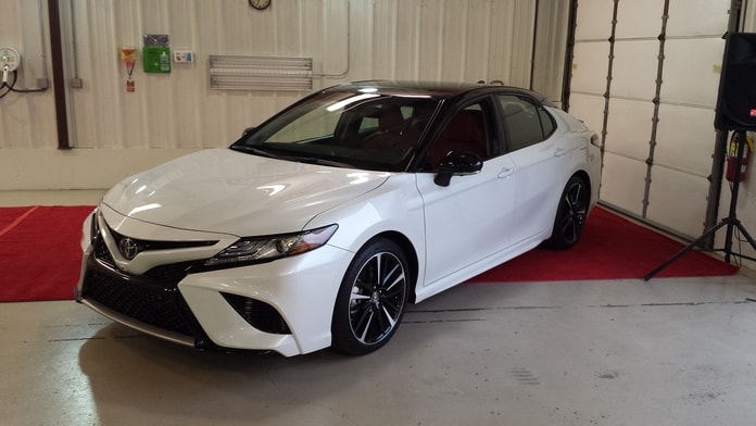 camry-18-my-pick-white-v6