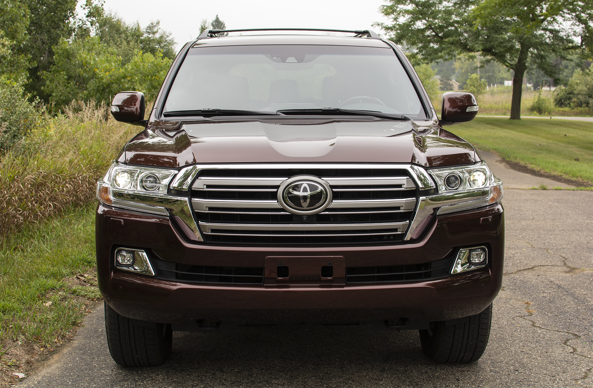 2018 Toyota Land Cruiser Pricing, MPG, Comparisons, Specs - iSeeCars.com