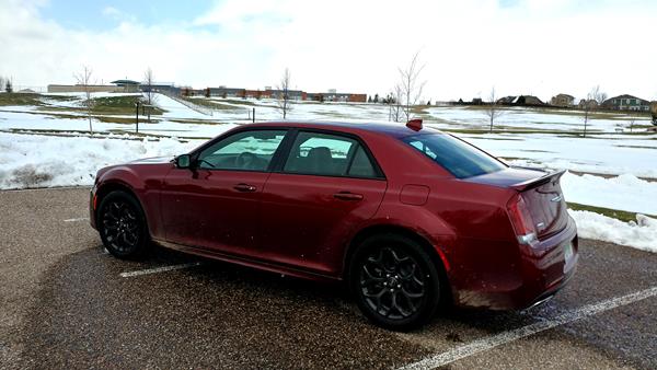2019-chrysler-300s-4